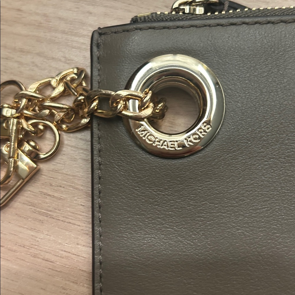Michael Kors dark Brown/Tan Leather Card & Key Holder with Gold Chain - Picture 4 of 5